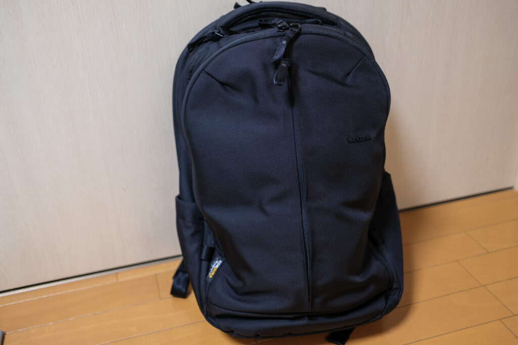 Incase Tracks Backpack 25L レビュー